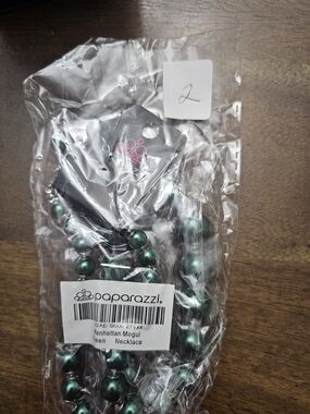 Paparazzi Emerald Pearl Strand Necklace